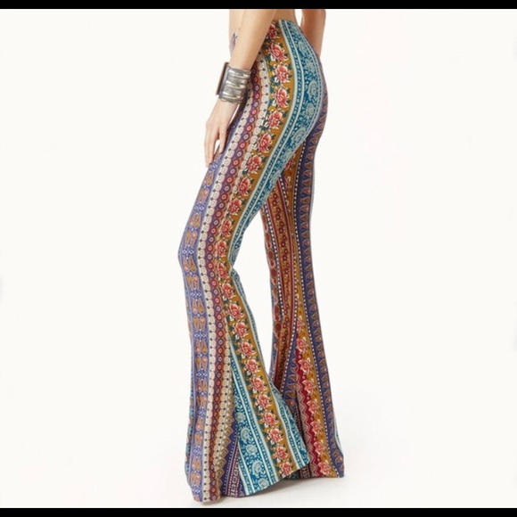patterned flare leggings
